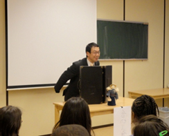 At the Soleil Public Hall, Saint-Étienne, France [Le Moineau à la Langue Coupée, solo performance]
