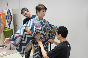 歌舞伎の衣裳を着る体験