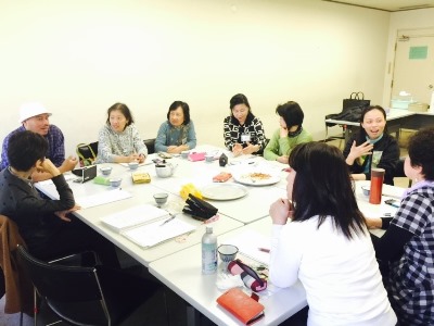 A class at Japanese World. Zhang Min is second from right, enjoying the activities.