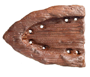 造酒司内の溝から出土した舟形祭祀具　奈良時代・８世紀　　奈良文化財研究所蔵　展示期間： 10月17日（土） ～11月29日（日）