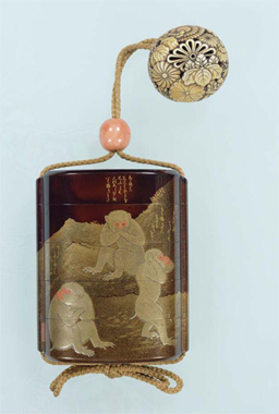 三猿蒔絵印籠(さんざるまきえいんろう)　塩見政誠(しおみせいせい)作　江戸時代・17世紀　クインシー・A・ショー氏寄贈　東京国立博物館蔵　薬や小物を入れていた印籠。　精緻な蒔絵の技法で「見ざる，言わざる，聞かざる」の猿が表されています。