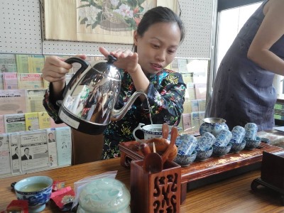 中国の茶道の実演中。