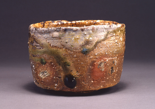 辻清明《信楽自然釉茶盌》1992年　東京国立近代美術館蔵