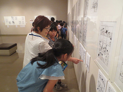 ボランティアさんと子供たち