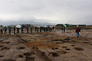 大南遺跡発掘調査現地説明会（山形県米沢市）