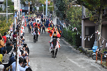 県指定無形民俗文化財・室生神社の流鏑馬（神奈川県山北町）