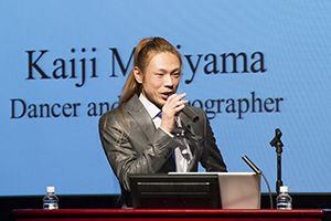 Mr. Moriyama reporting on his activities in each country.