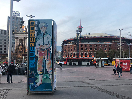 A sales booth of Milky Way Ediciones(Spanish publisher of Blue Period.)and promotional sign.