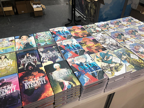 A sales booth of Milky Way Ediciones(Spanish publisher of Blue Period.)and promotional sign.