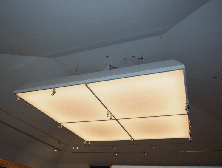 15_基準照明とスポット照明がシステム化された展示室照明