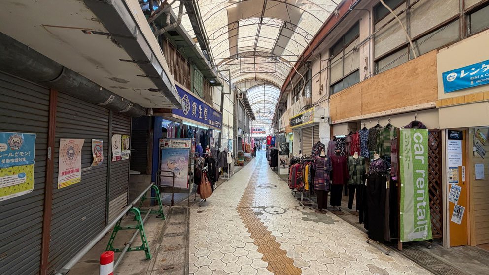 3_ガーブ川水上店舗