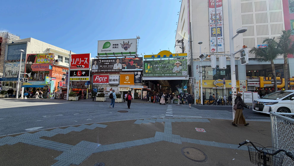 8_ガーブ川水上店舗