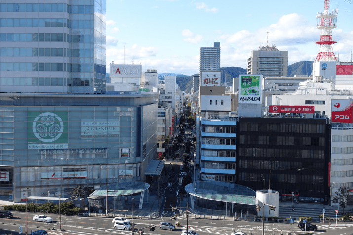11_静岡駅前から続く防災建築街区、最奥に当ビルがある
