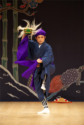 Boy's dance, classical dance 'Takadeera Manzai'