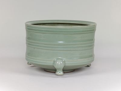 重要美術品 青磁三足香炉 中国・龍泉窯 南宋〜元時代・13〜14世紀