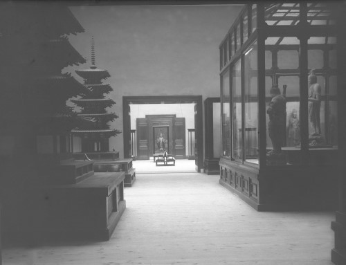 奈良国立博物館第一室(現:なら仏像館第6室)の様子(撮影年不詳)