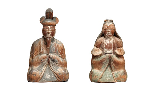 左:重要文化財 男神坐像 平安時代・12世紀 九州国立博物館 右:女神坐像 平安時代・12世紀 九州国立博物館