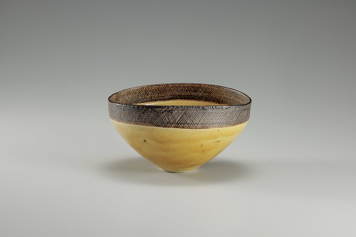 ルーシー・リー《黄釉鉢》c.1958　井内レクション(国立工芸館寄託)　撮影：品野塁