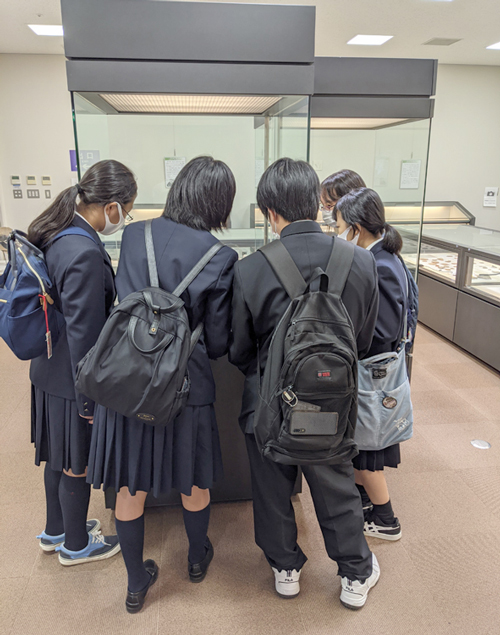 資料観 察曲がっているのは膝?足首?