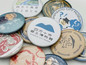 企画展ごとの缶バッジ