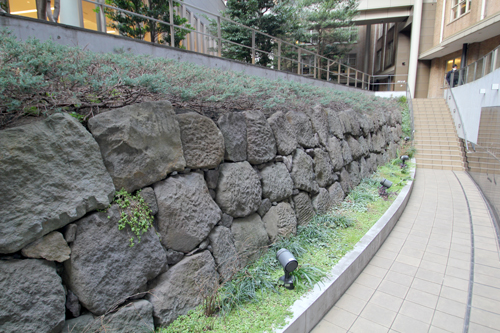 写真5　江戸城外堀跡の石垣