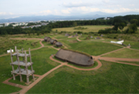 三内丸山遺跡（写真出典：JOMON ARCHIVES）