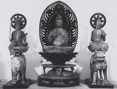 木造釈迦三尊像のうち両脇侍