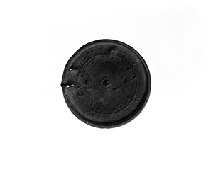 楠尾神社経塚出土遺物（銅板製経筒七口，陶製容器六個，和鏡一面，直刀の残欠二片）