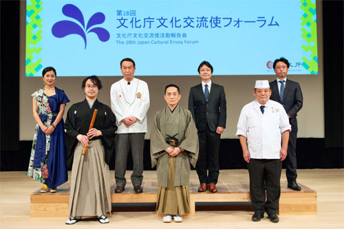 左下から, 黒田鈴尊さん，中村京蔵さん，田村圭吾さん，左上から，鶴田真由さん，清水利仲さん，三谷純さん，森 隆宏さん