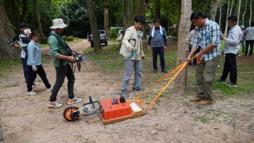 カンボジア西トップ遺跡における考古学技術に係る現地研修（令和7年度, 写真提供：奈良文化財研究所）