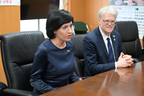 アレクナヴィチエネ・リトアニア共和国文化大臣が小林副大臣を表敬訪問画像