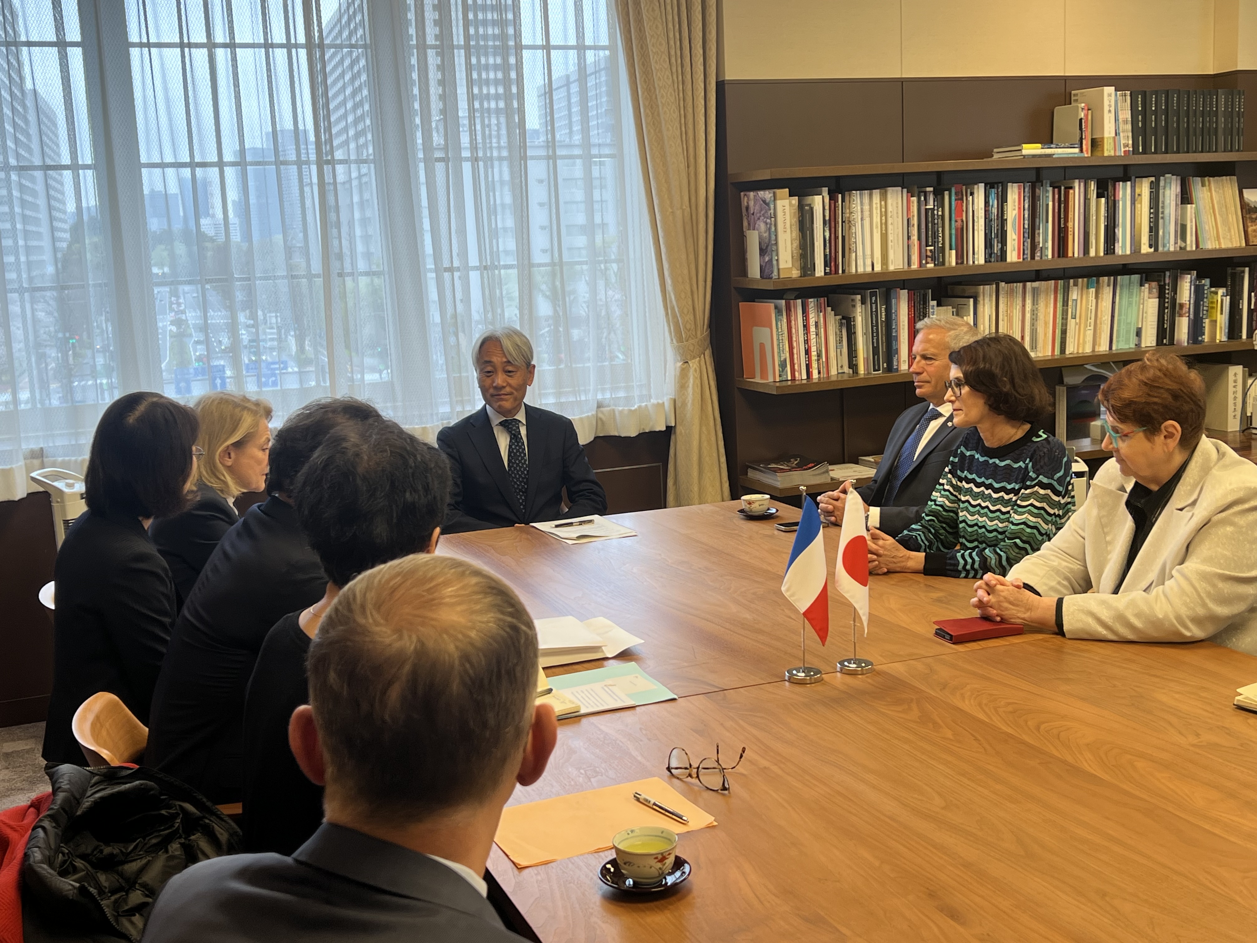 フランス共和国のぺガール文化大臣の伊藤文化庁長官表敬（令和8年4月2日）画像