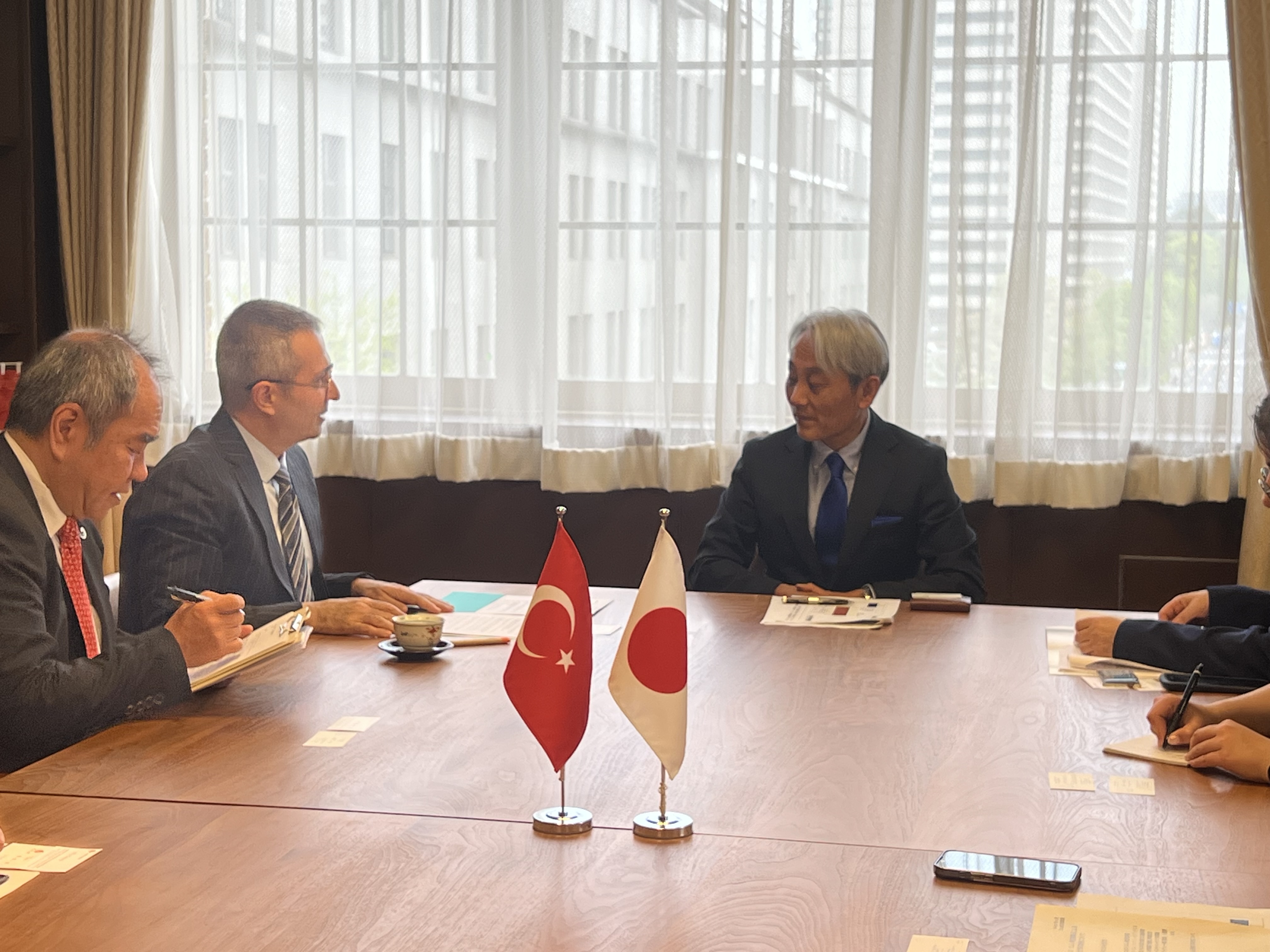 トルコ共和国のアリー ユヌス・エムレ財団理事長の伊藤文化庁長官表敬（令和8年4月13日）画像