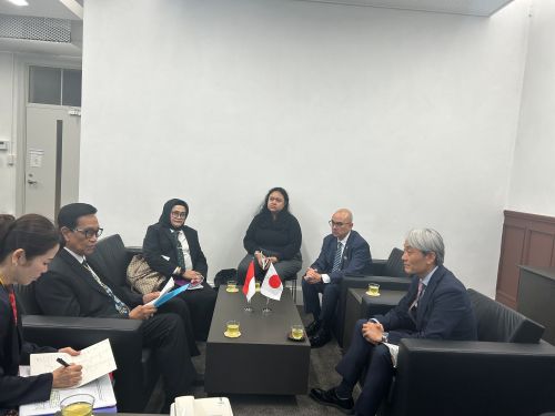 インドネシア共和国ジョグジャカルタ特別州のスリ・スルタン・ハメンク・ブオノ10世知事の伊藤文化庁長官表敬(令和8年10月5日)2 インドネシア共和国ジョグジャカルタ特別州のスリ・スルタン・ハメンク・ブオノ10世知事の伊藤文化庁長官表敬(令和8年10月5日)画像