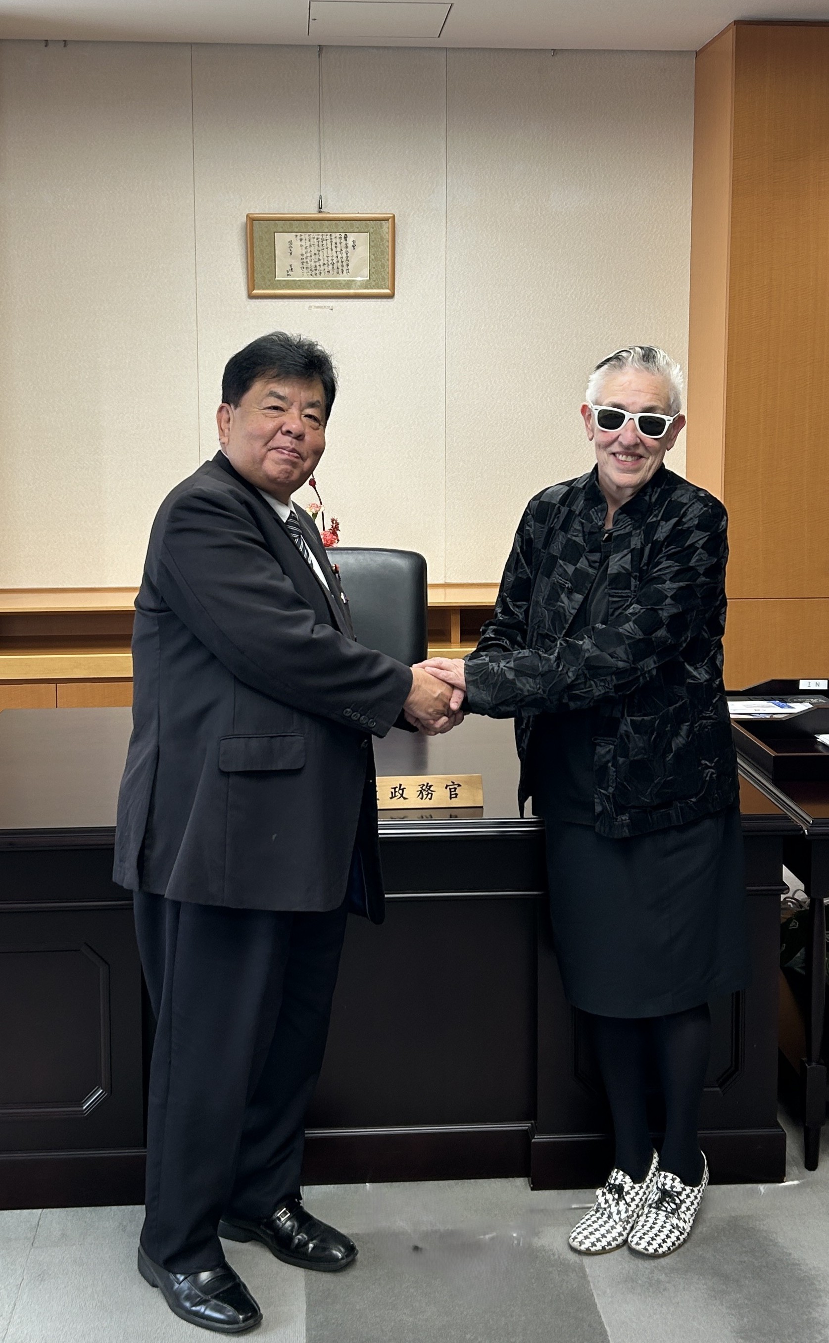 英国デジタル・文化・メディア・スポーツ省のバロネス・マッケンジー文化芸術・ミュージアム担当大臣による美延文部科学大臣政務官表敬（令和8年10月29日）画像