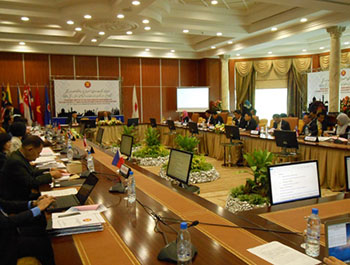 日ASEAN文化大臣会合で演説する義家副大臣