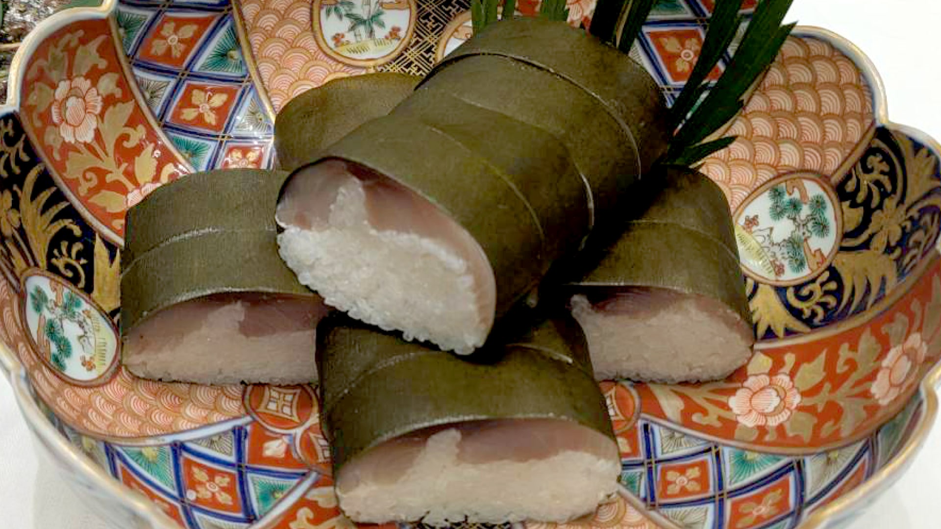 和食・京料理職人の“わざ”（鯖姿寿司の作り方の実演）